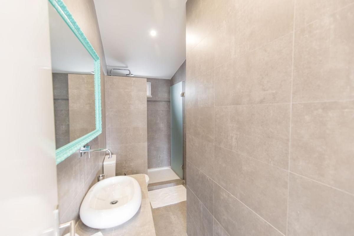The Nest At Mouraria Apartment *