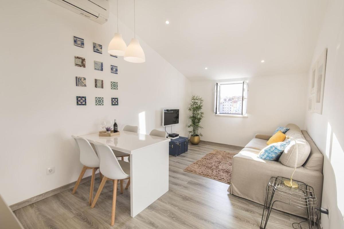The Nest At Mouraria Apartment *