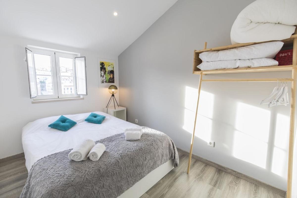 The Nest At Mouraria Apartment *